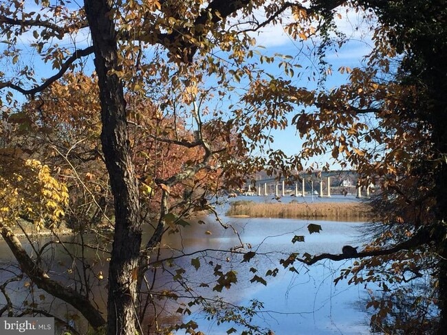 Building Photo - 26 S Monroe Rd