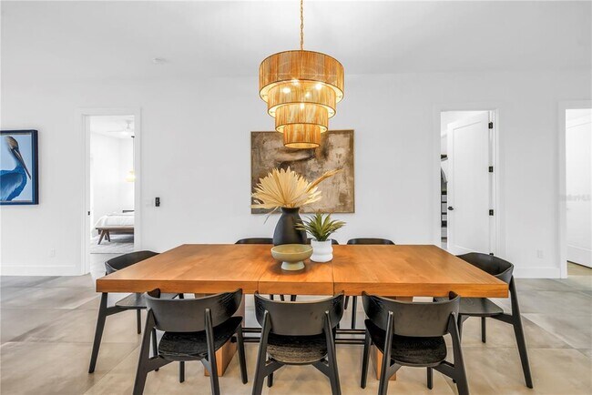 Building Photo - 2065 Goldenrod St