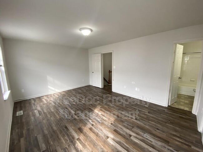 Building Photo - 17970 Milroy Dr