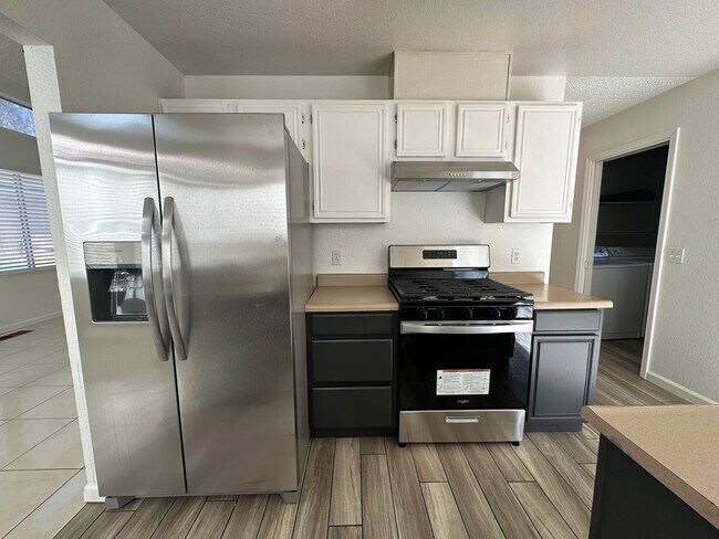 Building Photo - 4541 Creekside Cir