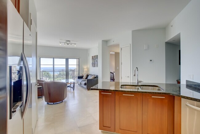 Building Photo - 2409 N Ocean Blvd