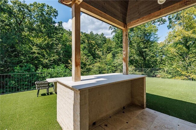 Building Photo - 3570 Knollwood Dr NW