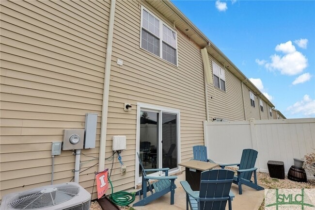 Building Photo - 320 Canyon Oak Loop