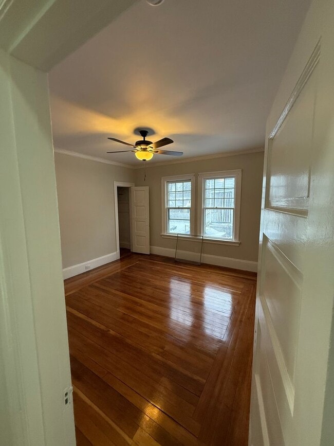 Building Photo - 82-84 Oxford Street