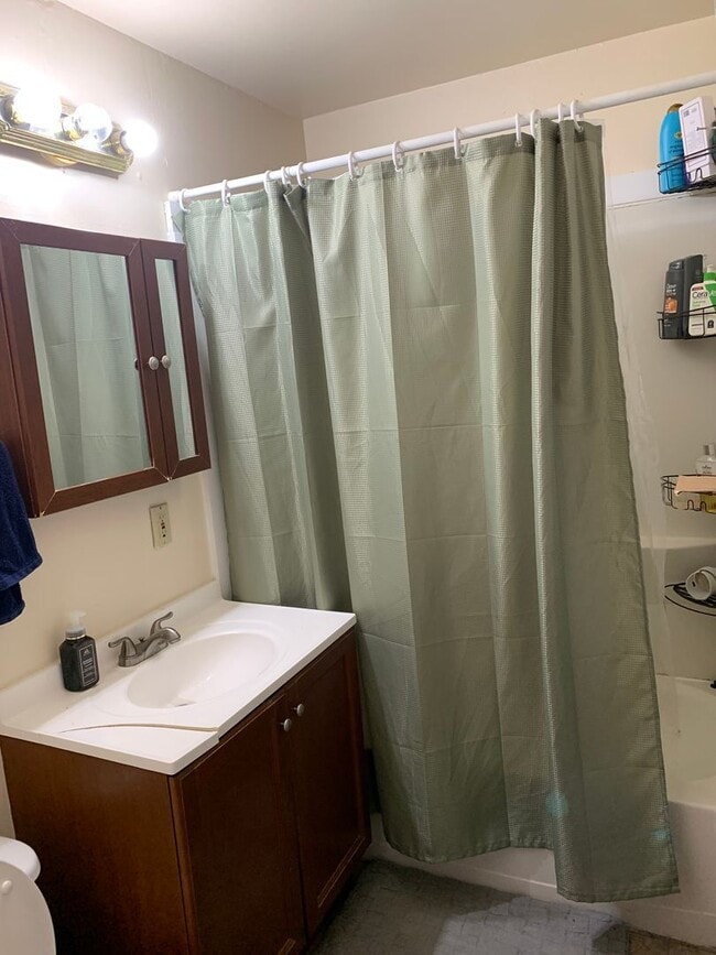 Building Photo - 1614 Adams St