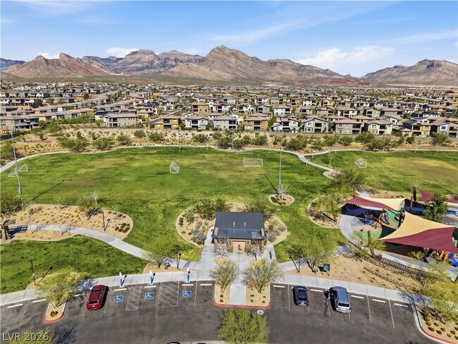 Building Photo - 402 Purple Sandpiper St