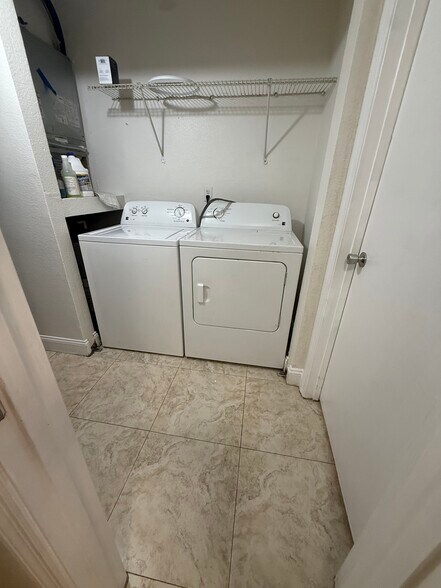 Building Photo - 5785 Gatlin Ave