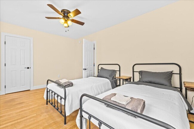 Building Photo - 416 Pearl St