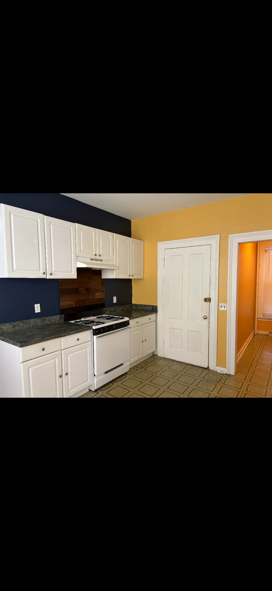 Building Photo - 17 Pearl St