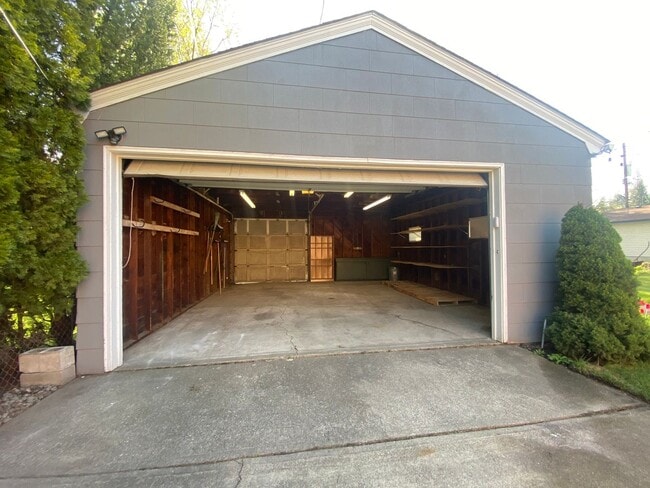 Building Photo - Perry District Gem – Move-In Ready 3 plus Bed / 2 Bath Brick Home with Finished Basement & 2-Car ...