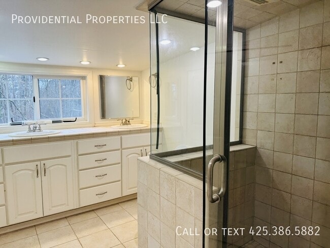 Building Photo - 20620 Larch Way