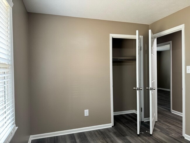 Building Photo - 222 Beechwood Dr