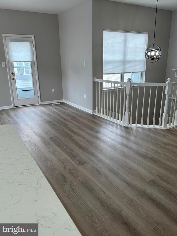 Building Photo - 44244 Mossy Brook Square