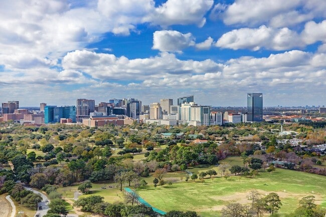 Building Photo - 5925 Almeda Rd