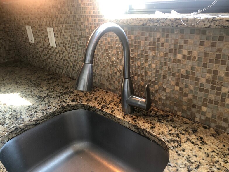 Building Photo - 529 54th St