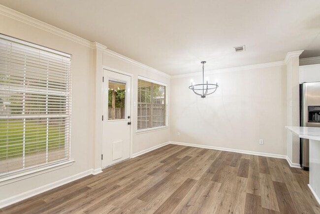 Building Photo - 23 Pamela Ln