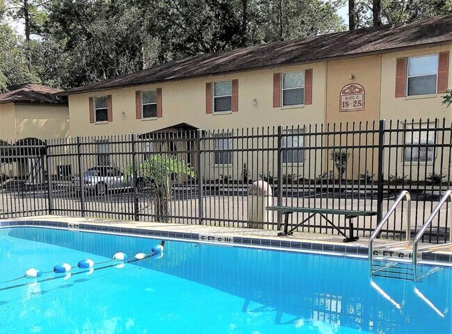 Interior Photo - Oxford Hall Apartments