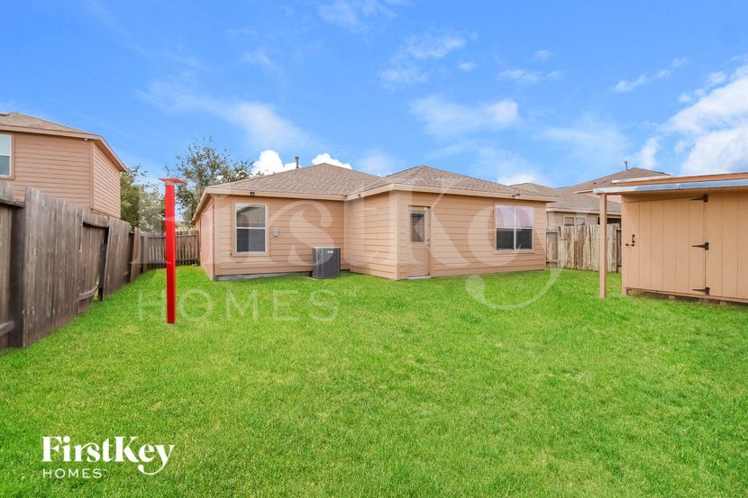 Building Photo - 9518 Peridot Green Dr