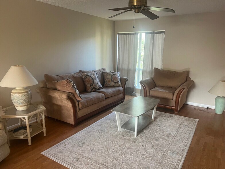 Building Photo - 416 Windrush Bay Dr