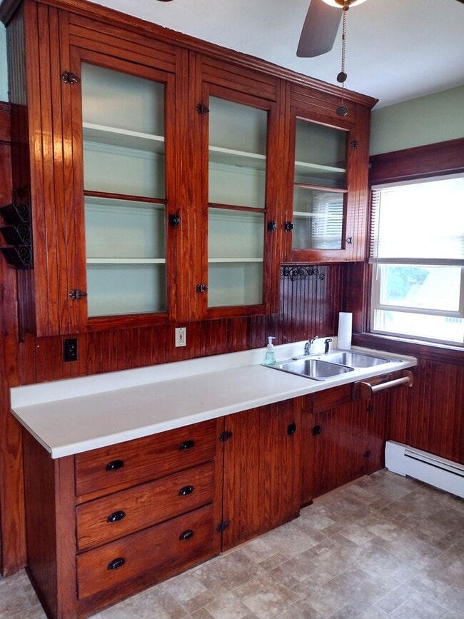 Building Photo - Pawtucket/Darlington – Large One Bed Plus-...