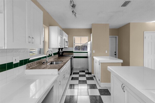 Building Photo - 27100 SW 121st Ct