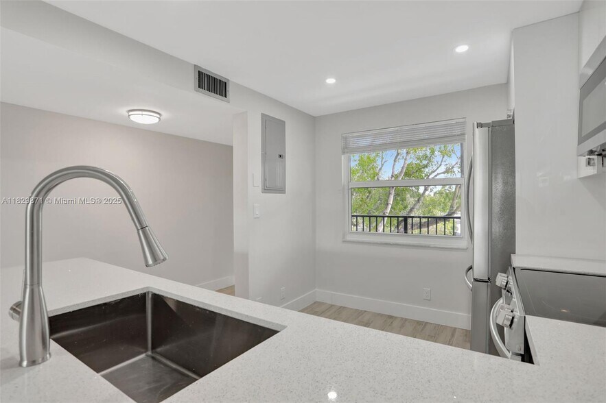Building Photo - 4091 Cypress Reach Ct