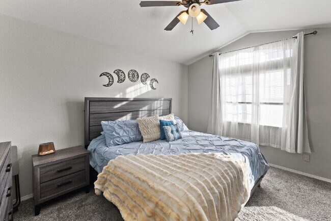 Building Photo - Bright & Spacious 4-Bedroom Home with Open-Concept Living, Fenced Yard & 2-Car Garage