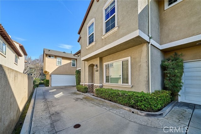 Building Photo - 10773 Chestnut St