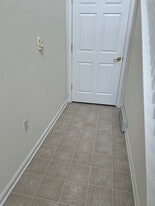 Building Photo - 140 Rock Ledge Ct