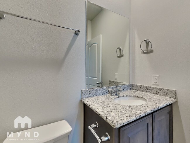 Building Photo - 5568 Kilmer Dr