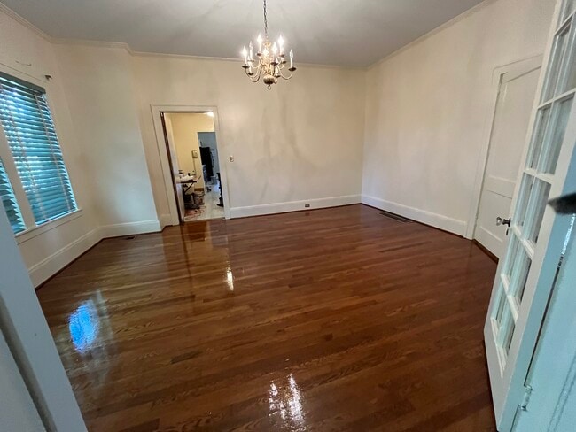 Building Photo - 220 E Montgomery St