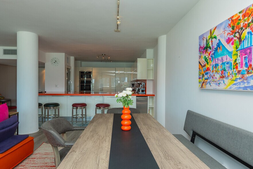 Dining Area - 900 Bay Dr