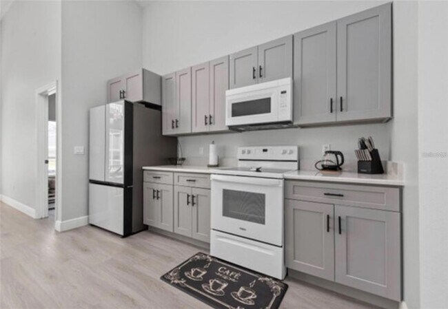 Building Photo - 437 Julliard Blvd