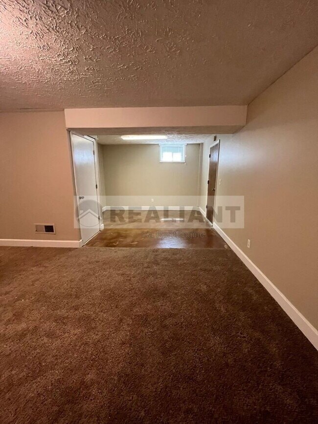 Building Photo - 4013 Elora Ln