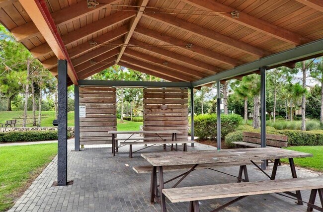 Building Photo - 4180 Bonfire Dr