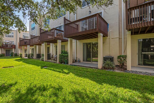 Building Photo - 3 Bed 2, Full Bath, 2 Half Bath, 1 Car Garage Townhome near MacDill AFB