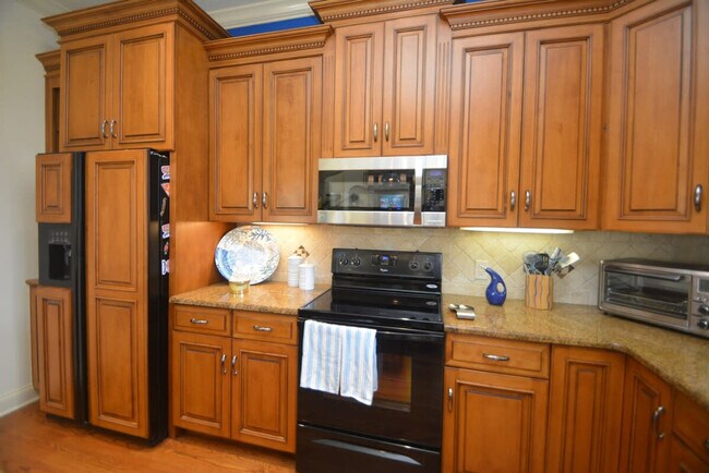 Building Photo - 58 Ocean St