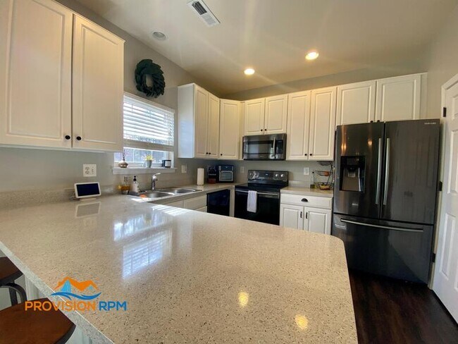 Building Photo - 106 Hanson Ct