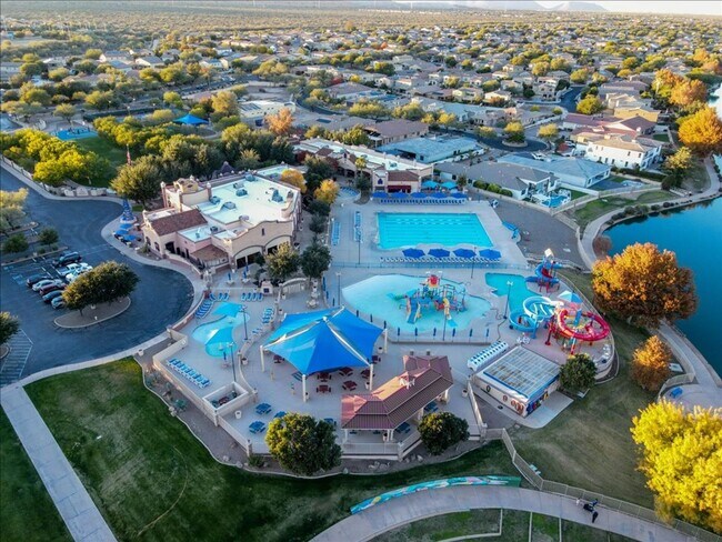 Building Photo - 3 Bedroom 2 Bathroom With Office/Flex room Located in RANCHO SAHUARITA!