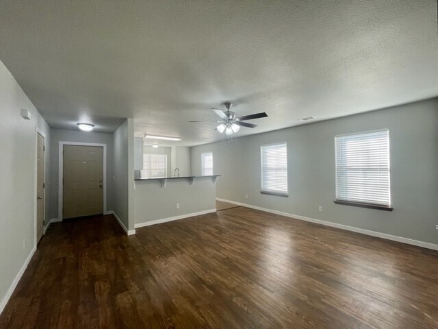 Building Photo - 220 Sage St