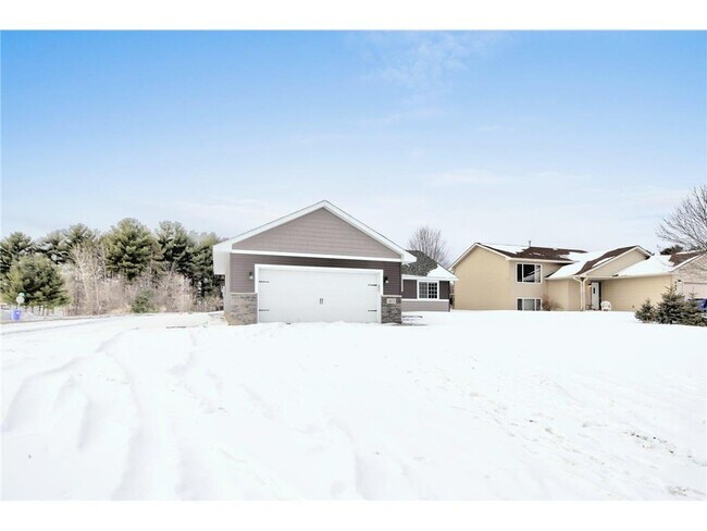 Building Photo - 463 Martin Way