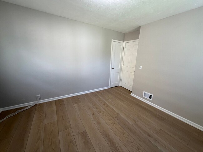 Building Photo - 3732 N 36th Ave