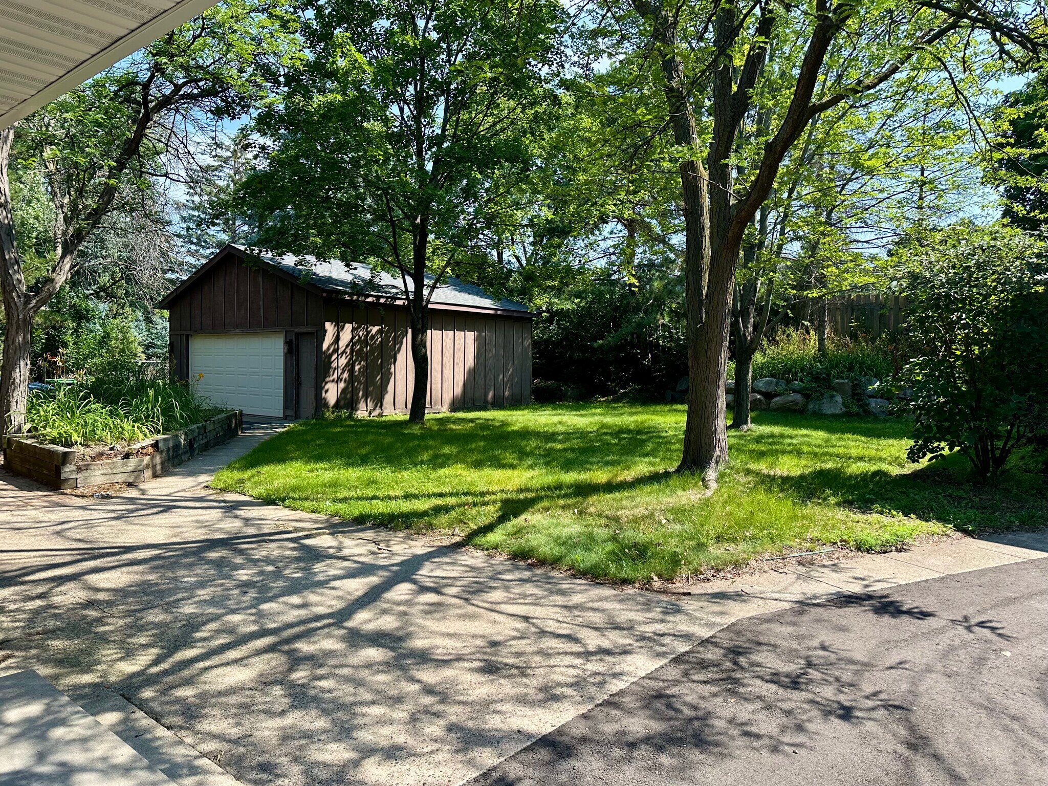 Building Photo - 7301 Glouchester Dr
