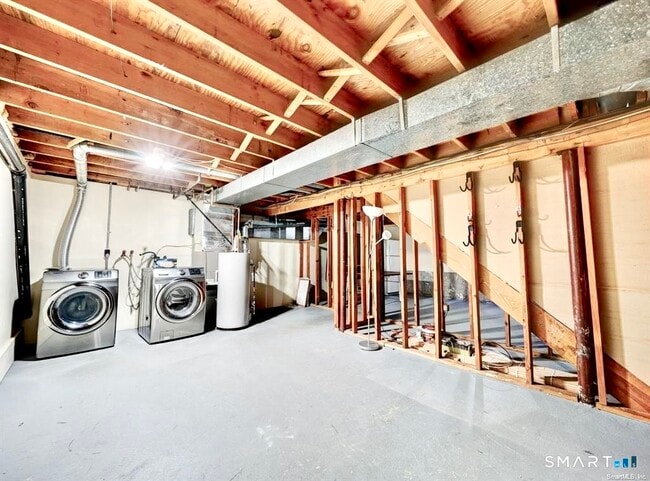 Building Photo - 122 Cottonwood Rd