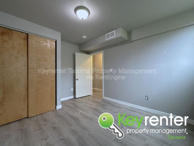 Building Photo - 2215 N Madison St