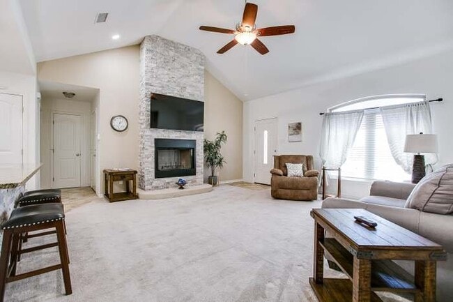 Building Photo - 4720 Pinon Ridge Dr