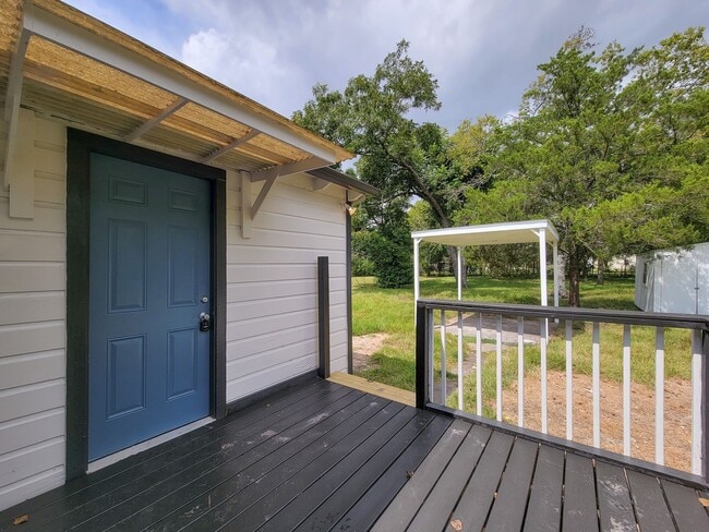 Building Photo - REMODELED 4 BEDROOM 2 BATH LEASE HOME IN A...