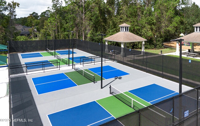 Building Photo - 1325 Fairway Village Dr