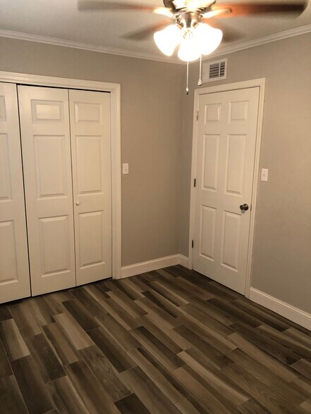 Building Photo - 828 Hardy Springs Cir