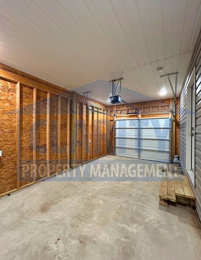 Building Photo - Newly constructed House w/ 3 Bedrooms!